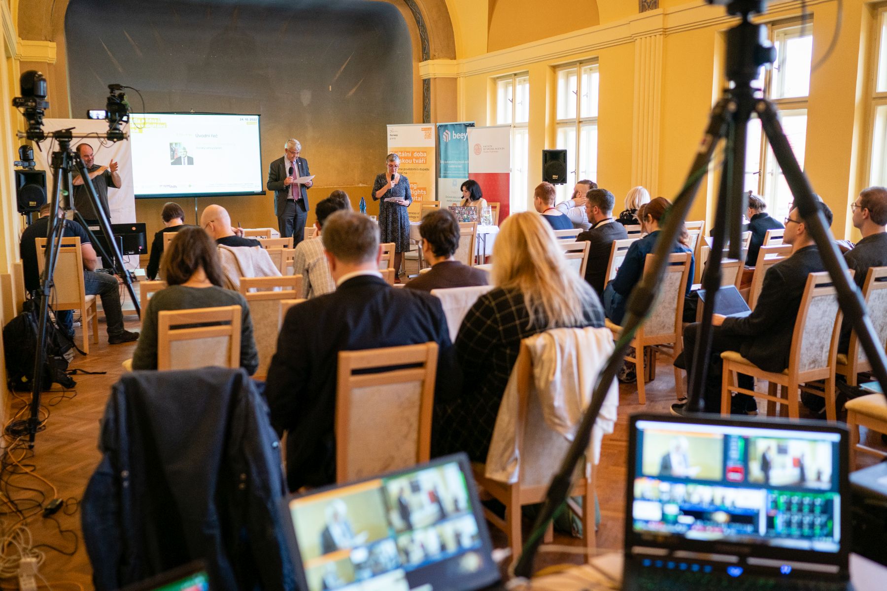 People Working In The Czech Media Do Not Trust Technology Companies 